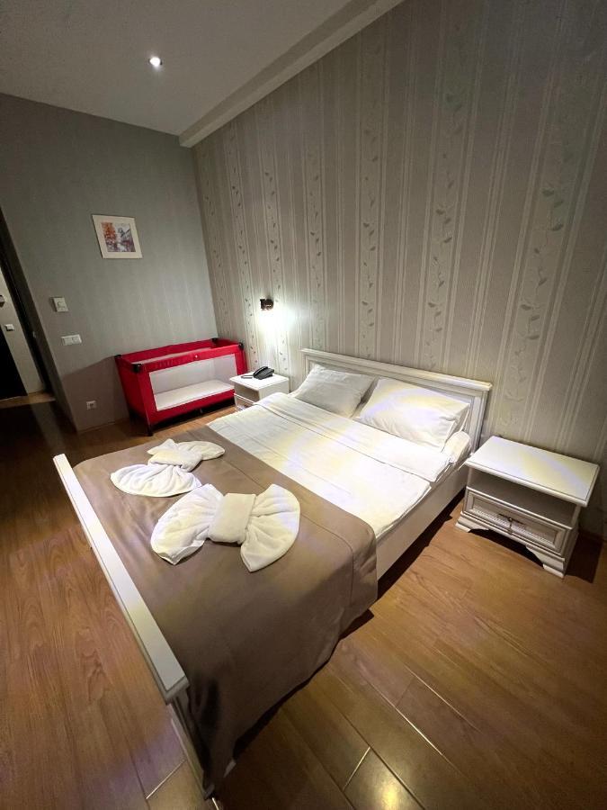 Granada Hotel And Restaurant Tbilisi Ngoại thất bức ảnh